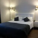 Hotel De Genève 3*