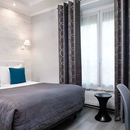 De Geneve Отель 3*