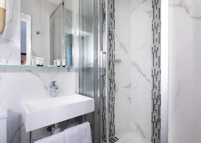 De Geneve Отель