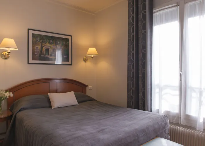 De Geneve Отель 3*