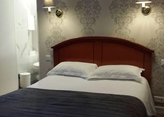 De Geneve Отель 3*