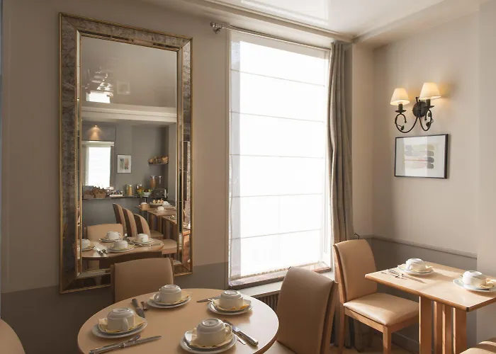 De Geneve Отель 3*