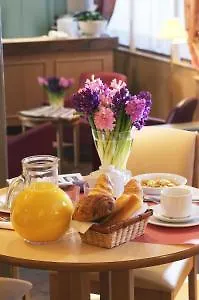 De Geneve Hotel Paris